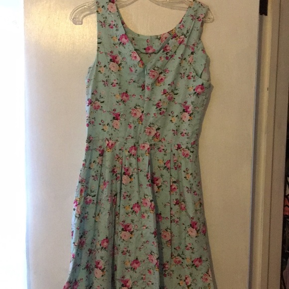 Dress - Picture 2 of 2